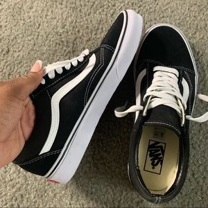 Vans Old Skool (Black/White) Women’s 9.5/Men 8